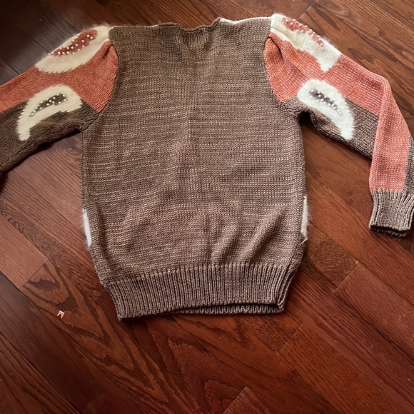 Gorgeous knit Sweater. Very Soft! Colors: Burnt Orange, Light Brown & Cream. - Picture 5 of 6